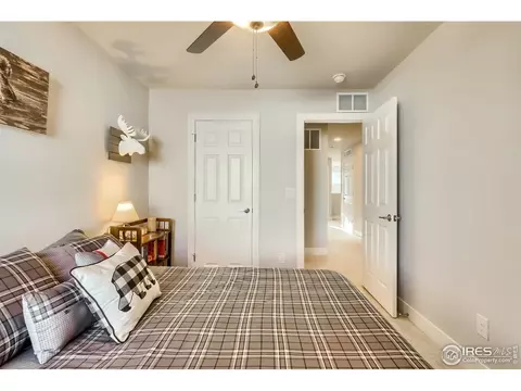 16086 E Warner Dr, Denver, CO 80239 photo 23