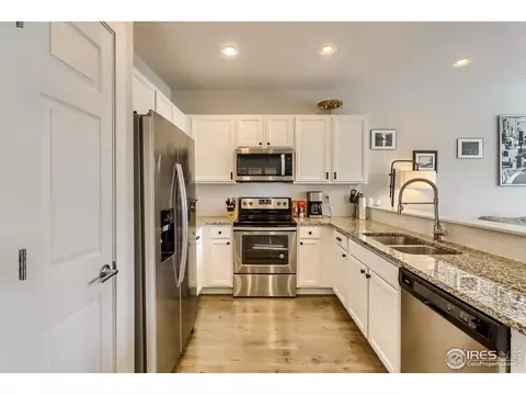 16086 E Warner Dr, Denver, CO 80239 photo 8