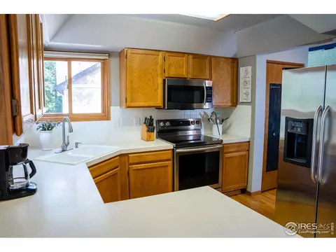 616 Ruby Dr, Fort Collins, CO 80525 photo 3