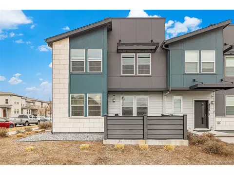 4758 N Kittredge St #6, Denver, CO 80239
