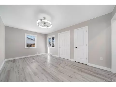 820 Moline St, Aurora, CO 80010 photo 7
