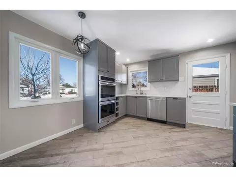 820 Moline St, Aurora, CO 80010 photo 10