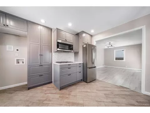 820 Moline St, Aurora, CO 80010 photo 13