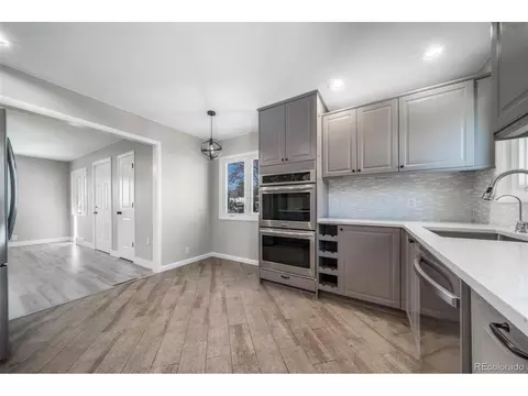 820 Moline St, Aurora, CO 80010 photo 14