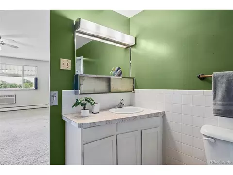Bath - 9150 E Center Ave #4B, Denver, CO 80247 photo 2 of 3