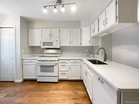 2699 E Nichols Cir, Centennial, CO 80122 photo 6