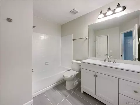 2699 E Nichols Cir, Centennial, CO 80122 photo 16
