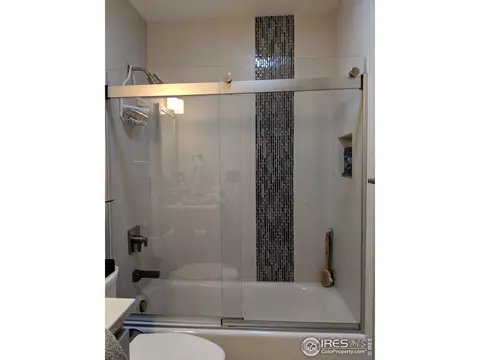 210 E Iowa Ave, Berthoud, CO 80513 photo 6