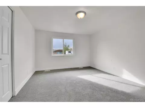5224 Scranton Ct, Denver, CO 80239 photo 18