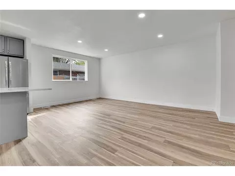 5224 Scranton Ct, Denver, CO 80239 photo 13
