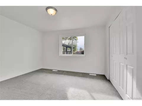 5224 Scranton Ct, Denver, CO 80239 photo 15