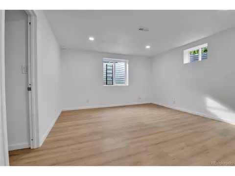 5224 Scranton Ct, Denver, CO 80239 photo 22
