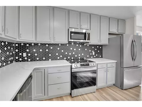 5224 Scranton Ct, Denver, CO 80239 photo 12