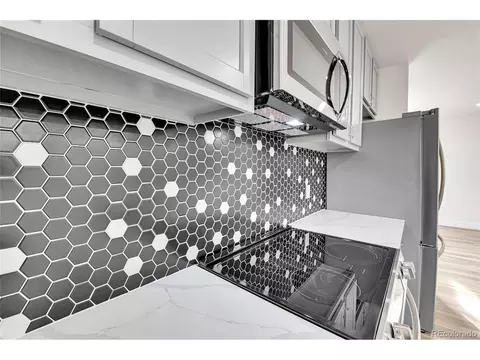 5224 Scranton Ct, Denver, CO 80239 photo 11