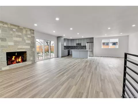 5224 Scranton Ct, Denver, CO 80239 photo 6