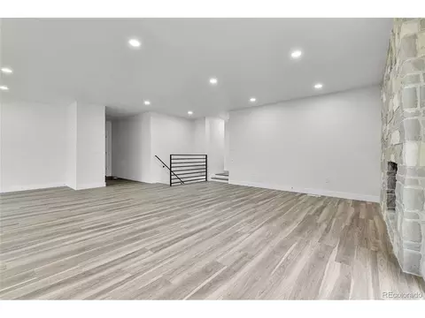 5224 Scranton Ct, Denver, CO 80239 photo 7