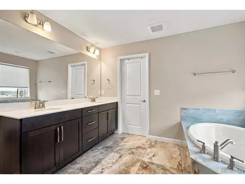 Bath - 23791 E Minnow Dr, Aurora, CO 80016 photo 3 of 5