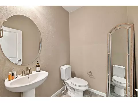 Bath - 23791 E Minnow Dr, Aurora, CO 80016 photo 1 of 5
