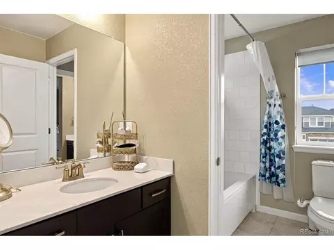 Bath - 23791 E Minnow Dr, Aurora, CO 80016 photo 4 of 5