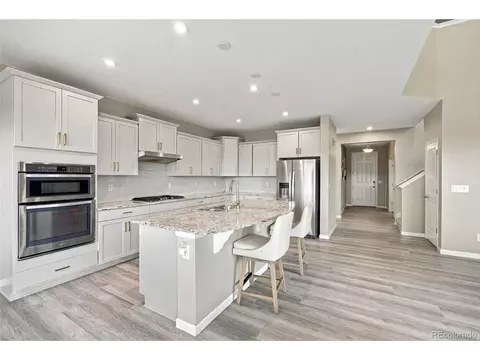 Kitchen - 23791 E Minnow Dr, Aurora, CO 80016 photo 2 of 2