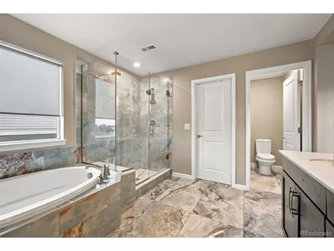 Bath - 23791 E Minnow Dr, Aurora, CO 80016 photo 2 of 5