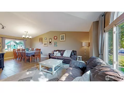 1407 Maple Dr, Berthoud, CO 80513 photo 3