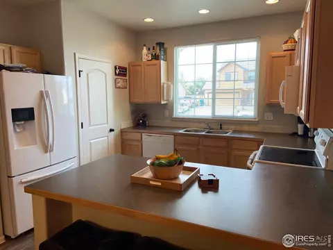 402 E 29th St, Greeley, CO 80631 photo 2