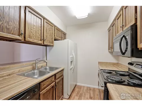 8466 Everett Way #B, Arvada, CO 80005 photo 10