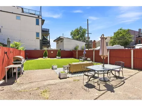 Exterior - 722 E 18th Ave, Denver, CO 80203 photo 2 of 3