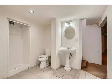 3263 S Grape St, Denver, CO 80222 photo 32