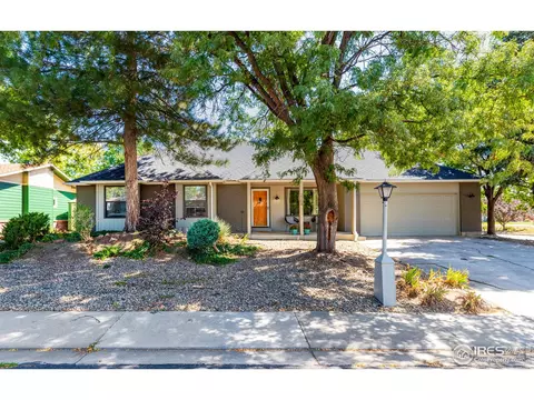 2104 Wright Ct, Longmont, CO 80501 photo 2
