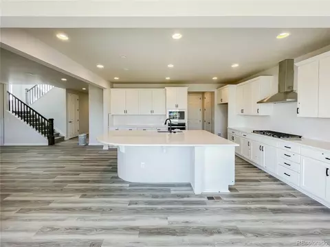 27616 E Archer Ave, Aurora, CO 80018 photo 2