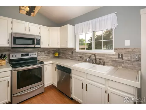 1042 Pinyon Ct, Windsor, CO 80550 photo 8