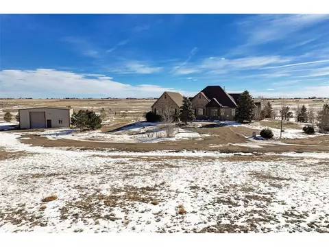 556 S Manila Rd, Bennett, CO 80102