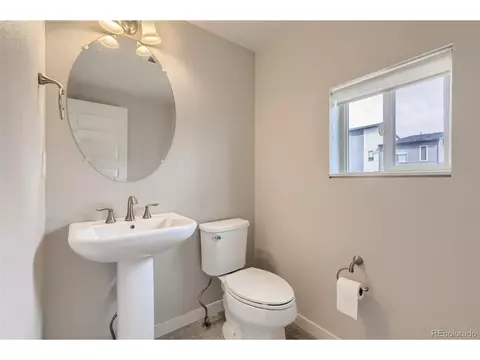 9074 E 49th Pl, Denver, CO 80238 photo 6