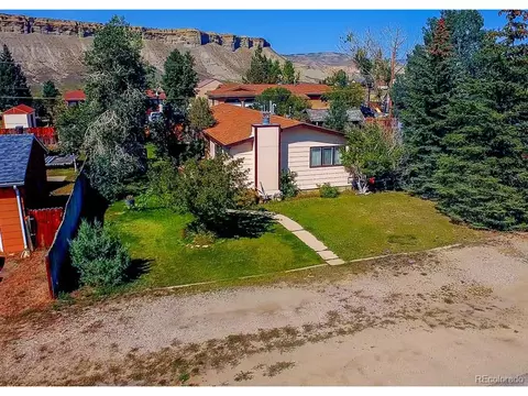 907 Kinsey Ave, Kremmling, CO 80459