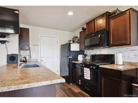 47305 Lily Ave, Bennett, CO 80102 photo 4