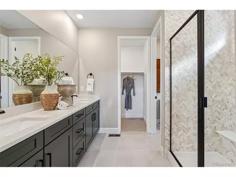 Bath - 17106 W 92nd Loop, Arvada, CO 80007 photo 2 of 5