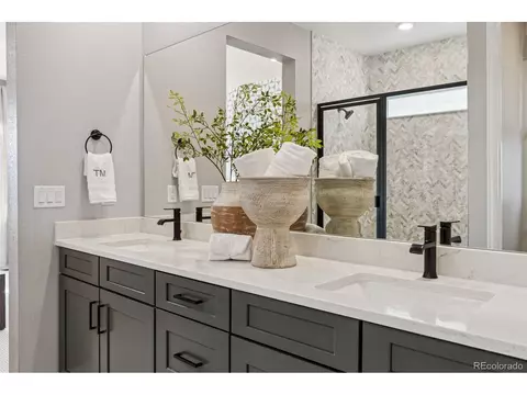 Bath - 17106 W 92nd Loop, Arvada, CO 80007 photo 3 of 5