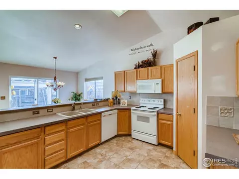 911 Emerald Dr, Windsor, CO 80550 photo 9