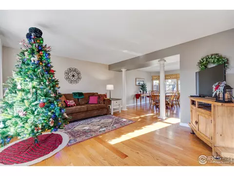 562 S 9th St, Berthoud, CO 80513 photo 4