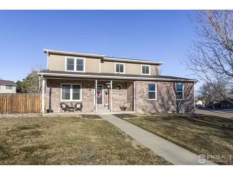 562 S 9th St, Berthoud, CO 80513 photo 2
