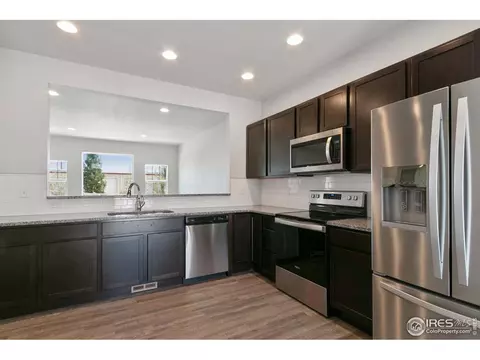 286 E Chestnut St #4, Windsor, CO 80550 photo 3