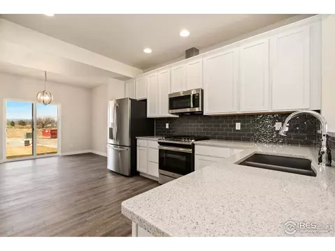 286 E Chestnut St #6, Windsor, CO 80550 photo 6