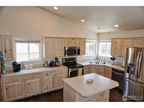 334 52nd Ave, Greeley, CO 80634 photo 4