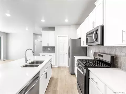 22495 E 7th Pl, Aurora, CO 80018 photo 5
