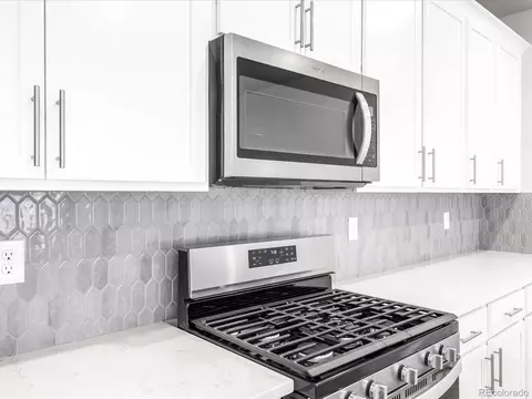 22495 E 7th Pl, Aurora, CO 80018 photo 6