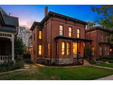 2127 Tremont Pl, Denver, CO 80205