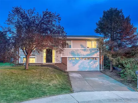 2260 S Zang Ct, Lakewood, CO 80228