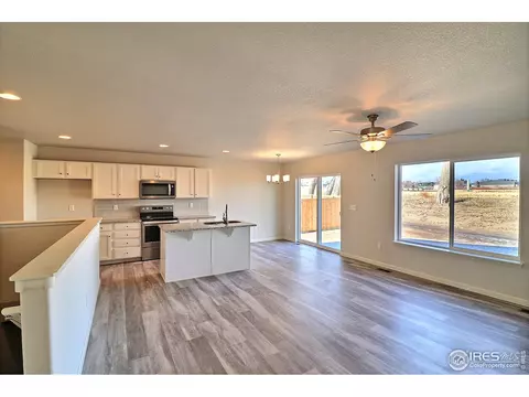 2909 Shady Oaks Dr, Evans, CO 80620 photo 5